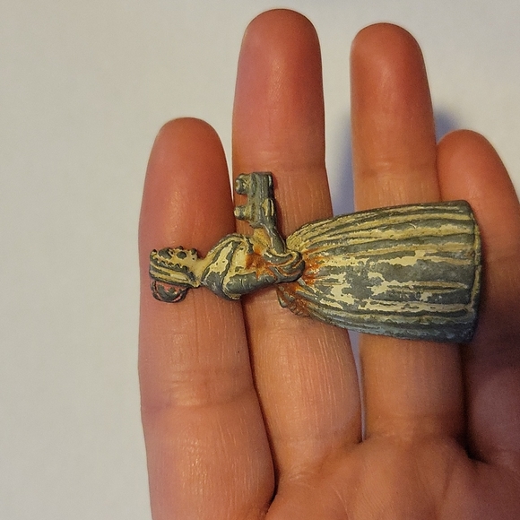 Vintage Baker chocolate girl pencil sharpener - Picture 4 of 4